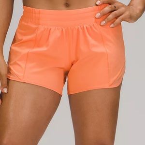 🍑LULULEMON HOTTY HOT LR SHORT 4”-GOLDEN APRICOT🍑